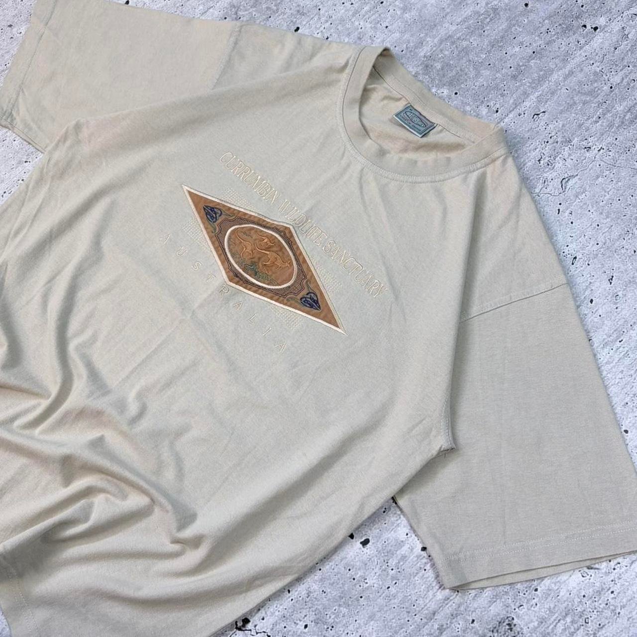 Vintage Souvenir Graphic T-Shirt - Medium - Image 4